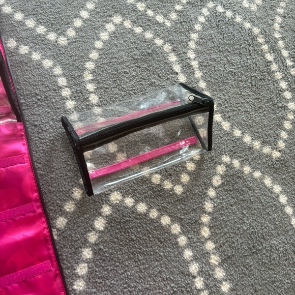 Mary Kay - Travel Roll-Up Cosmetic Bag - Picture 6 of 10